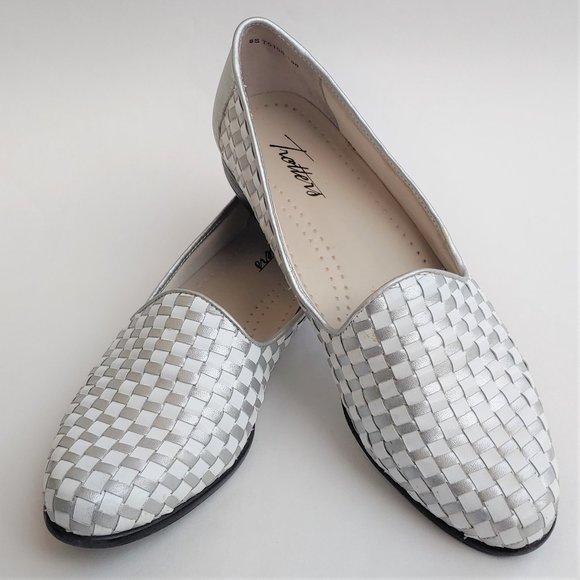 Trotters Shoes - Trotters Liz woven leather loafer 8 Narrow